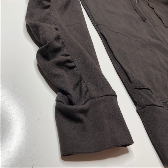 NEW York & Company Chocolate Brown Ruched Sleeve Pocket Zipup Hoodie SIZE S - Picture 4 of 12